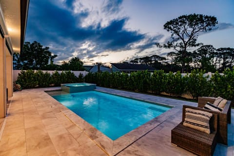 Balcony/Terrace, Swimming pool