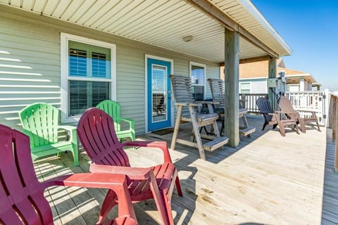 Breathtaking Island Views from Multiple Decks! House in Surfside Beach