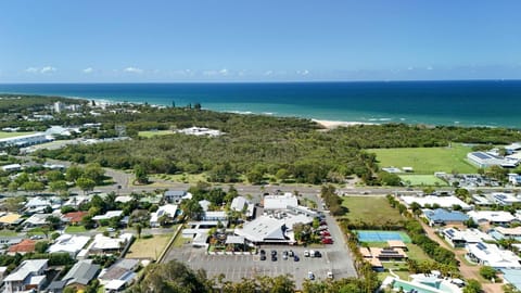 Property building, Bird's eye view, Beach, Location