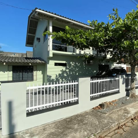 Property building, Patio, Facade/entrance