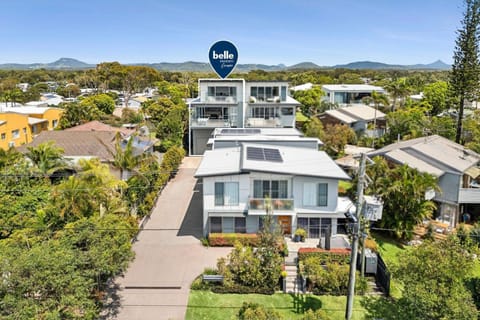 Beautiful Three-Story Villa footsteps to the Beach Villa in Coolum Beach