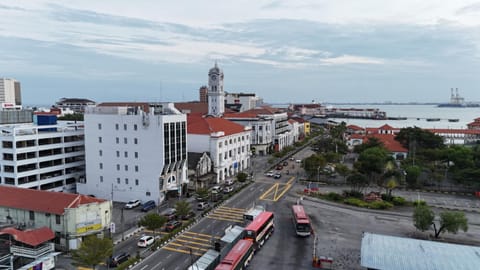 Nearby landmark, Neighbourhood, Activities, View (from property/room), Area and facilities, Parking