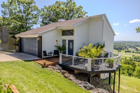 Property building, Facade/entrance, Natural landscape, View (from property/room), Mountain view