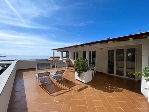 Natural landscape, View (from property/room), Balcony/Terrace, sunbed