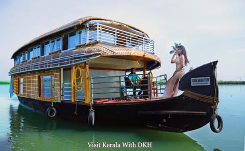 Soma House Boat Bateau amarré in Alappuzha