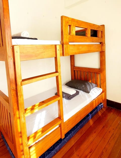 Bedroom, bunk bed