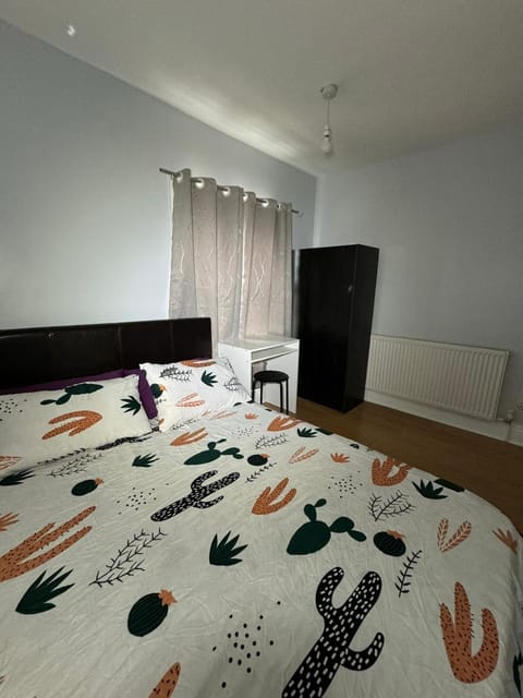 En suite Room Near City Center Vacation rental in Doncaster