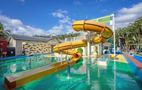 Aqua park, Swimming pool