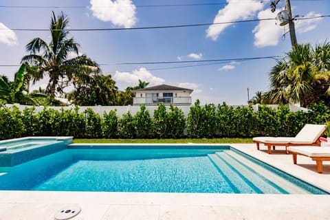 Hot Tub, Pool view, Swimming pool