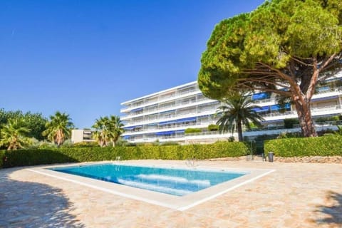 Magnifique appartement climatisé, vue mer, piscine Apartment in Cavalaire-sur-Mer