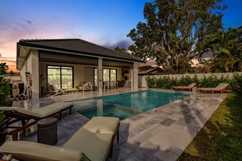 Pool view, Swimming pool