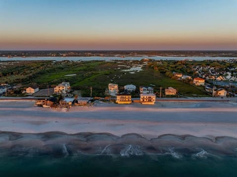 Beachfront Vilano Retreat House in Vilano Beach