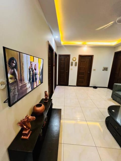 Communal lounge/ TV room, TV and multimedia, Seating area, Evening entertainment