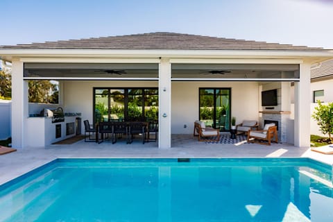 Balcony/Terrace, Swimming pool