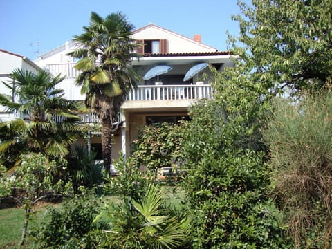 Facade/entrance, Garden