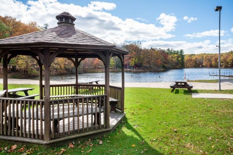 Day, Natural landscape, Lake view