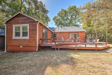 Bungalow Bliss House in Fayetteville