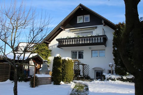 Facade/entrance, Day, Winter, Garden, On site