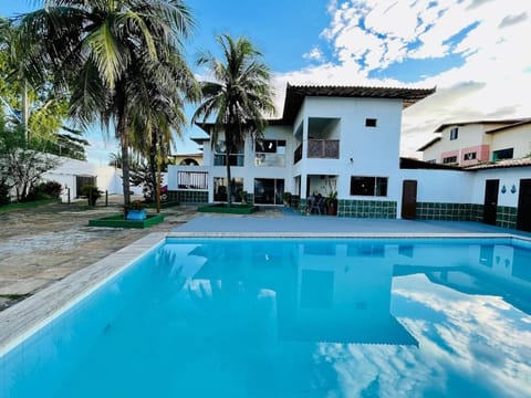 Mansão a 200m da Avenida Litorânea em São Luís MA. House in São Luís