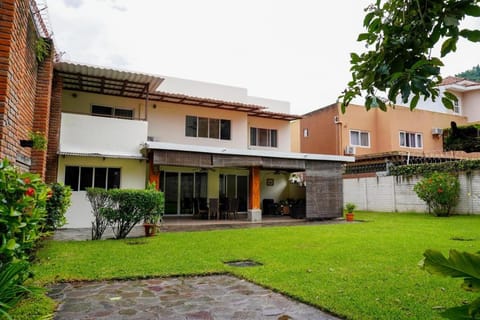 Garden, Garden, Balcony/Terrace