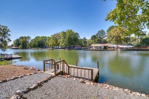 Lakefront Escape with Boat Docks in Hot Springs! Casa in Piney