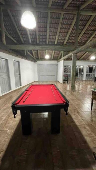 Billiard, Game Room