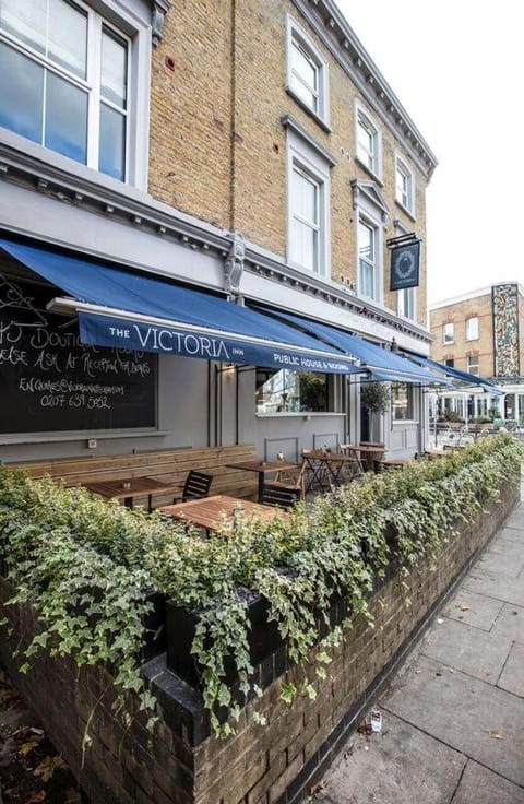 Victoria Inn Hotel in London Borough of Southwark