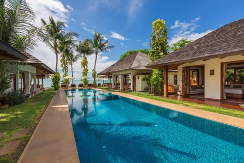 Property building, Day, Pool view, Swimming pool