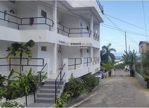 Ridgeway Guest House Bed and Breakfast in Montego Bay