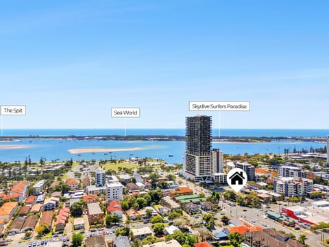 Southport Stay Central - 2 Bedroom Apartment in Main Beach