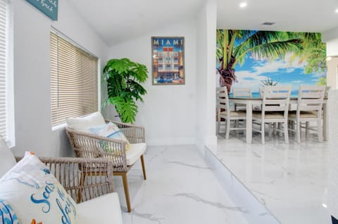 Marvelous family-friendly house close to Surfside Beach, Wynwood, with AC, WiFi Casa in Biscayne Park