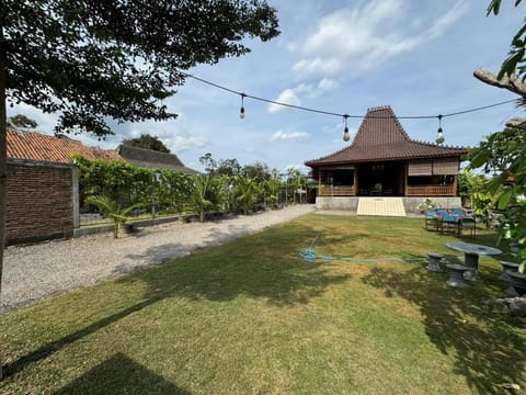 Property building, Garden, Garden, Garden view