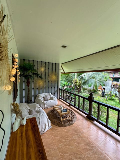 Balcony/Terrace, Seating area, Garden view