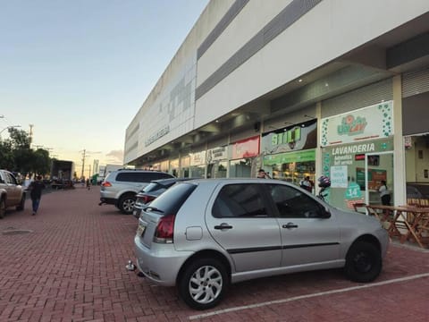 Apto com Ar Condicionado em Avenida Comercial Apartment in Uberaba