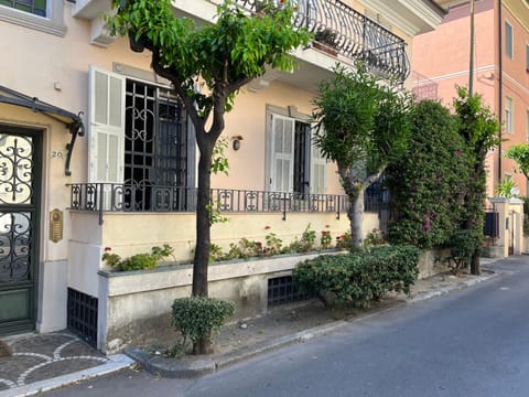 Property building, Day, Neighbourhood, Street view