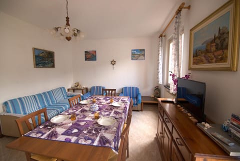Noemi Apartment 5 Lands Paradise Condo in Levanto