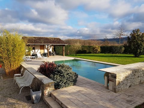 Villa de 4 chambres avec piscine privee jardin amenage et wifi a Saint Sylvestre sur Lot Villa in Villeneuve-sur-Lot