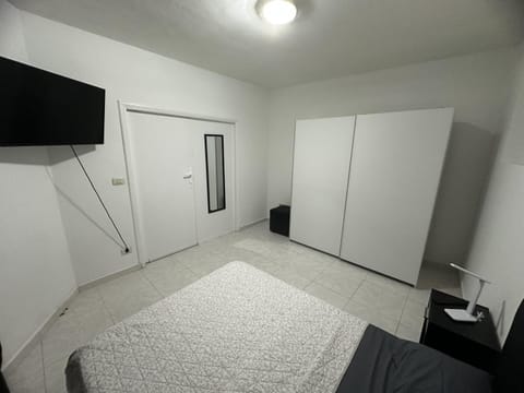 TV and multimedia, Bedroom, wardrobe