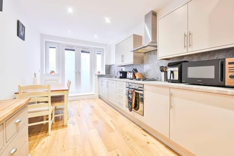 GuestReady - Contemporary home in Chiswick Apartment in London Borough of Ealing