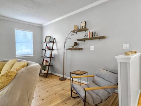 Library, Living room, Seating area