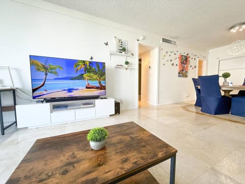 Heated Pools & Beach Your Ideal Hollywood Stay! Resort in Hollywood Beach