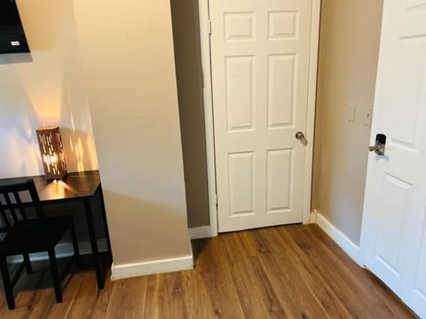 Nice room near Whole Foods, Brown University with shared bathroom and kitchen bab Apartment in Providence