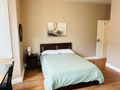 Nice big room near Whole Foods, Brown University with shared bathroom and kitchen baa Apartment in Providence