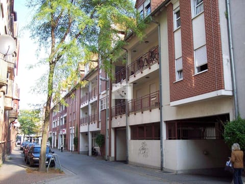 Property building, Street view, Location