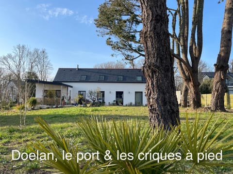 Property building, Day, Natural landscape, Garden