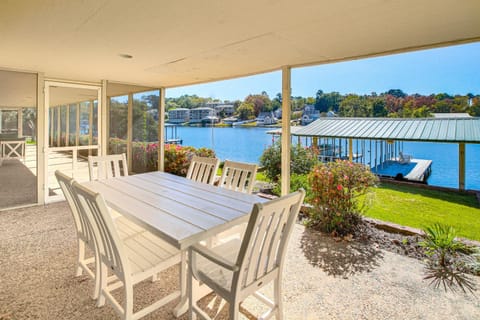 7 Mi to Hot Springs Natl Park Home with Boat Slip House in Lake Hamilton