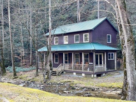 Mulberry Creek by Leatherwood Mountains Resort House in Watauga