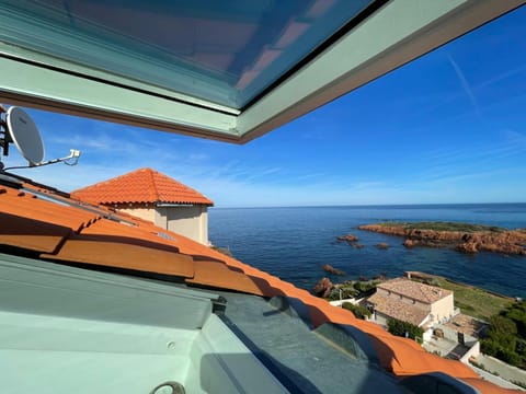 Charmant petit appartement vue mer Apartment in Saint-Raphael