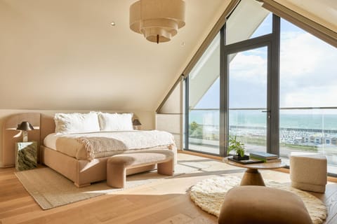 Bed, View (from property/room), Balcony/Terrace, Photo of the whole room, Bedroom, Sea view