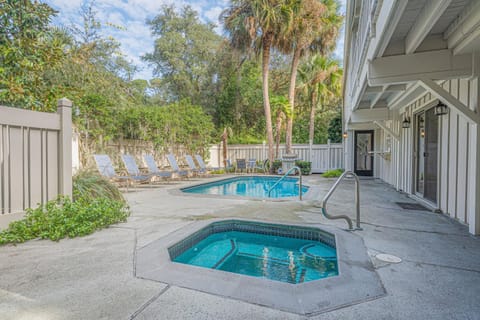 Patio, Natural landscape, Hot Tub, Pool view, Swimming pool, sunbed